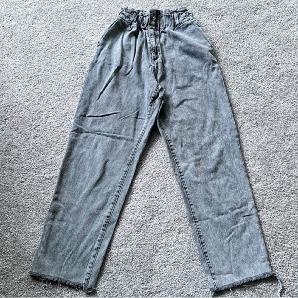 Zara gray jeans with raw hemline size 4